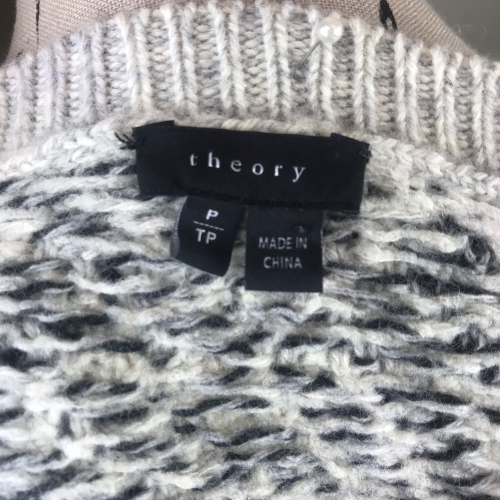 Theory Long Sleeve Crew Neck Sweater Size XS - Picture 3 of 5